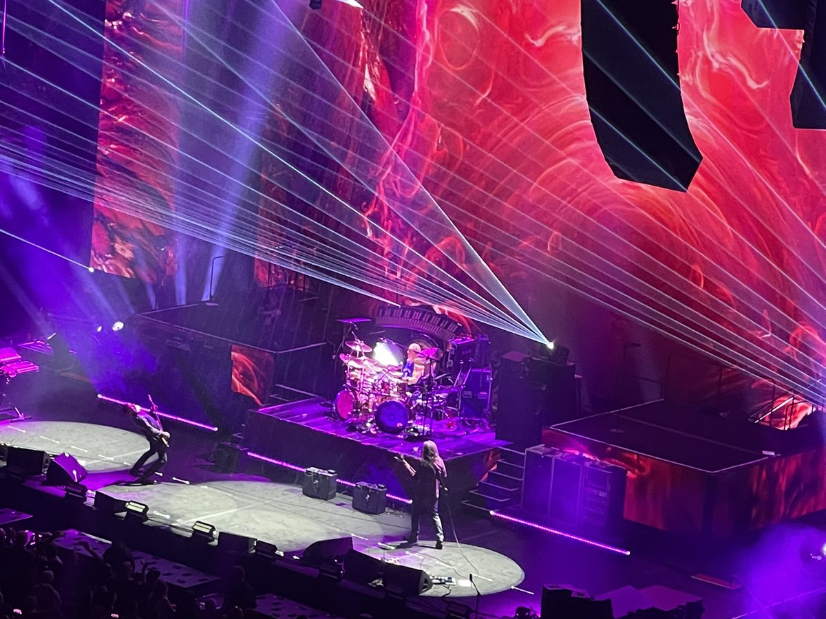chriscorleymc2's tweet photo. @Tool @mjkeenan THANK YOU for letting us film the last song ๐ถ๐ค๐ผ๐๐ผ@ToolbandMx #greatestshow #badassband
@chriscorleymc2 https://t.co/gd11DniiYB