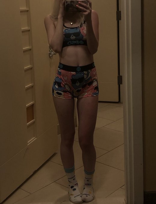 do u like short girls? https://t.co/sWYBviIWOt