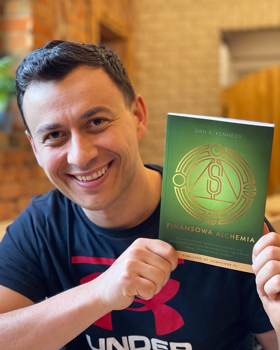 marcinosman's tweet photo. I pyk! najnowsza książka @osmpowerpl już jest gotowa do wysyłki dla tych, którzy kupili ją w przedsprzedaży! 🔥🔥🔥 Na bieżąco wysyłamy też nowe zamówienia, więc zapraszam do kasy! :) #osman #marcinosman #dankennedy #danskennedy #ksiazka #osmpower https://t.co/QOSG7WdFrD
