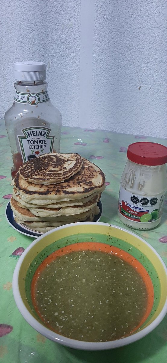ShawsAlan's tweet photo. @oscar_mezar Uff apenas para preparar mis hotcakes o no mi oscar? https://t.co/GaiFSxzWlx