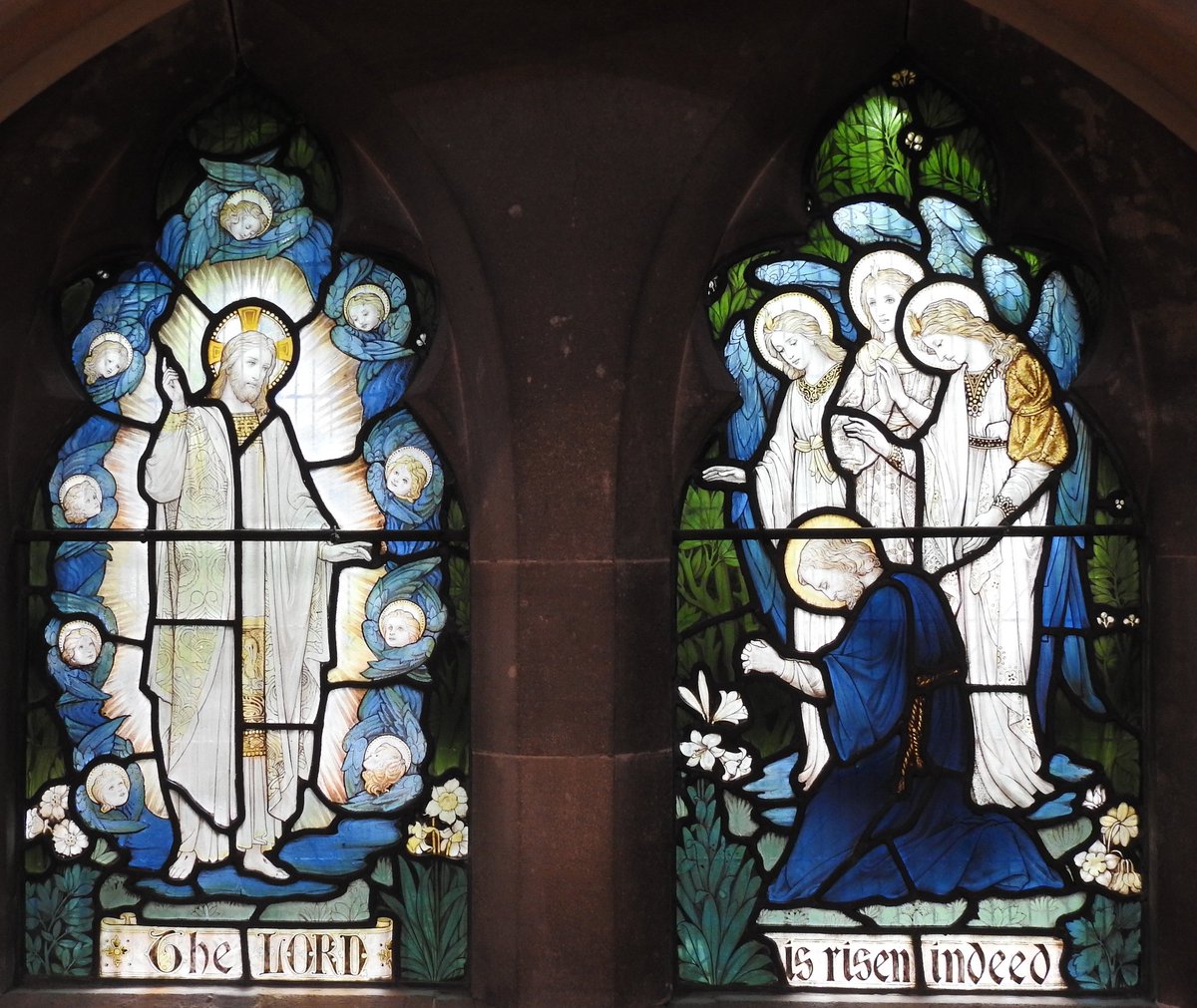 ianebbage1's tweet photo. Spring flowers in the Resurrection window in St Michael & All Saints, Lyndhurst (by James Powell & Sons) #SpringInChurches #AnimalsInChurches https://t.co/O2SQ44B0w0