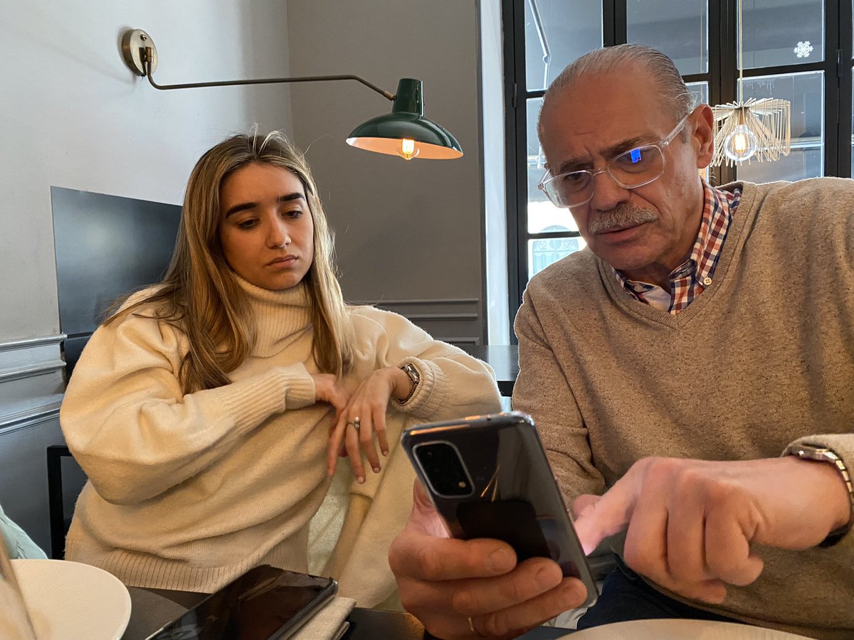 Comiendo con <a href="/elisaeyes/">Elisa Otero Blanco</a> y no solo un referente en la Tecnología, sino una de ls personas a las que más quiero sin duda <a href="/lbensadon/">Larry Bensadon</a> . Que tiempos vivimos y que gran amistad.