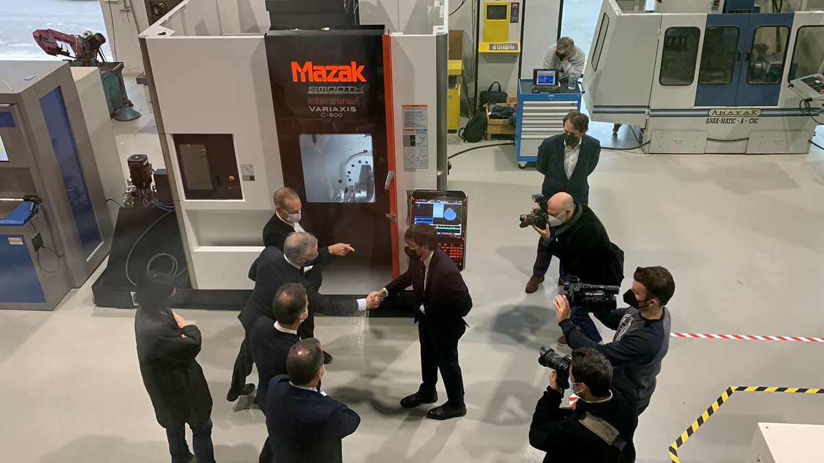 intermaher's tweet photo. 📰Hoy en @TolosaldeaLH ha asistido el Lehendakari @iurkullu
🦾 @intermaher @MazakEurope @Roberto_yei ha mostrado las prestaciones de nuestras máquinas #mazak con su potente #controlnumerico https://t.co/aclsG6jbxX