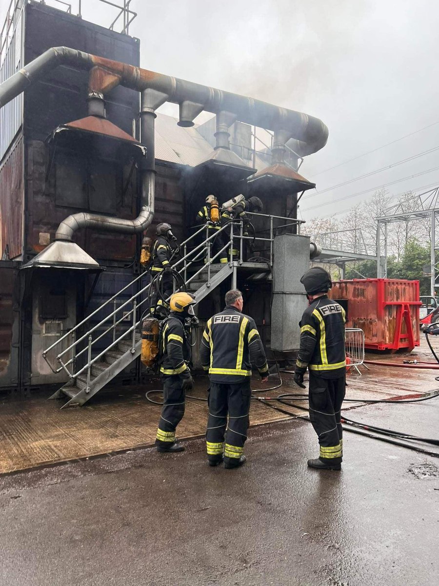 JsyFire's tweet photo. Congratulations to our new On-Call firefighters who recently travelled to Hampshire to do specialist hot fire training as part of their foundation breathing apparatus qualification. The instructors were very impressed with their dedication and enthusiasm. Well done all 👏🏻 https://t.co/RkVYken9xR