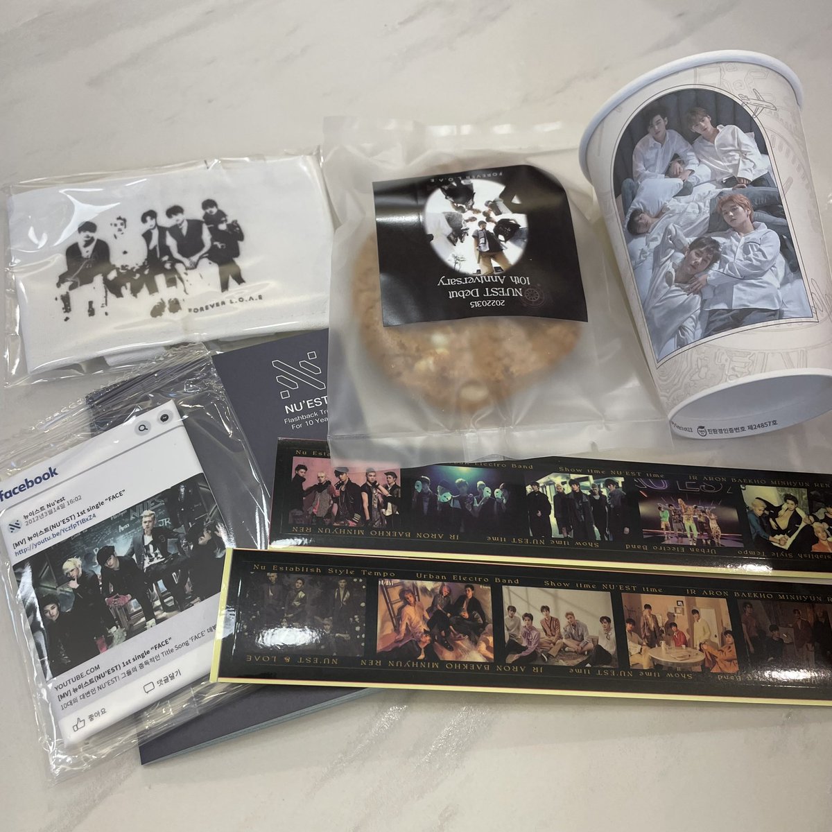 3701dongholuv's tweet photo. 2. 골드문

음료도 맛있고 무엇보다 전시가 너무 이뻤던 곳! 사진들 보면서 추억하기도 좋았다🥺

#함께한_시간만큼_더자란_마음
#뉴이스트_고마워_행복을_응원해

@nuest_10th 감사합니다 💕 https://t.co/2Jgx2gMdqM