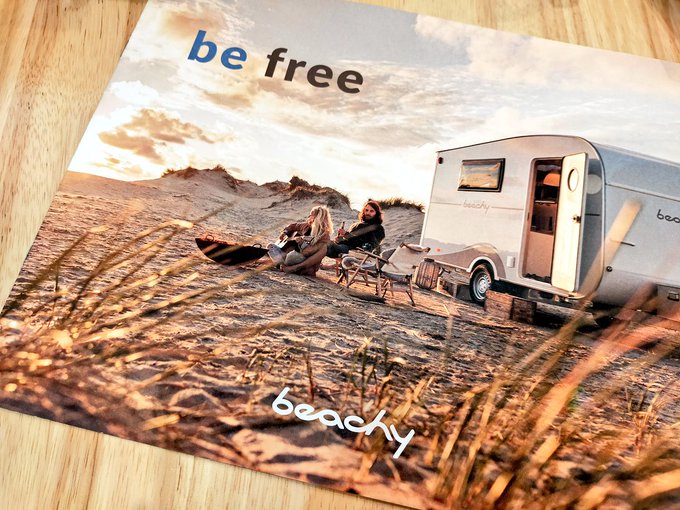 今回の旅の目的である大阪キャンピングカーショーで貴重なbeachyのカタログを手に入れました🤍

契約もしてきたので納車楽しみです🤍お仕事頑張ります🤍🤍 