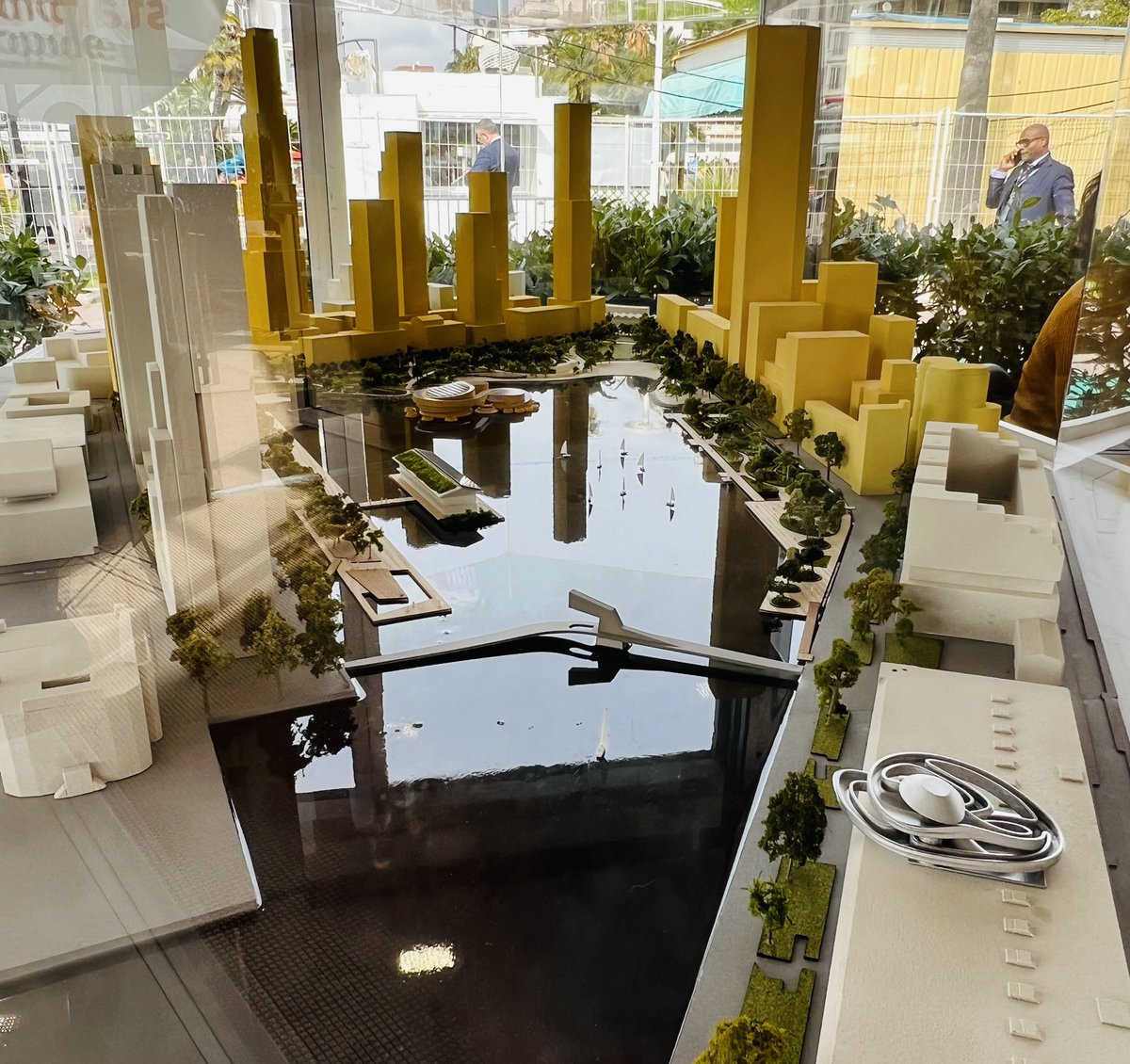Much of the Netherlands is below sea level, so how is the country coping with climate change and water management? Check out the work of @HollandMetropole partners at stand C19.E <a href="/MIPIMWorld/">MIPIM</a> #areadevelopmentrijnhaven