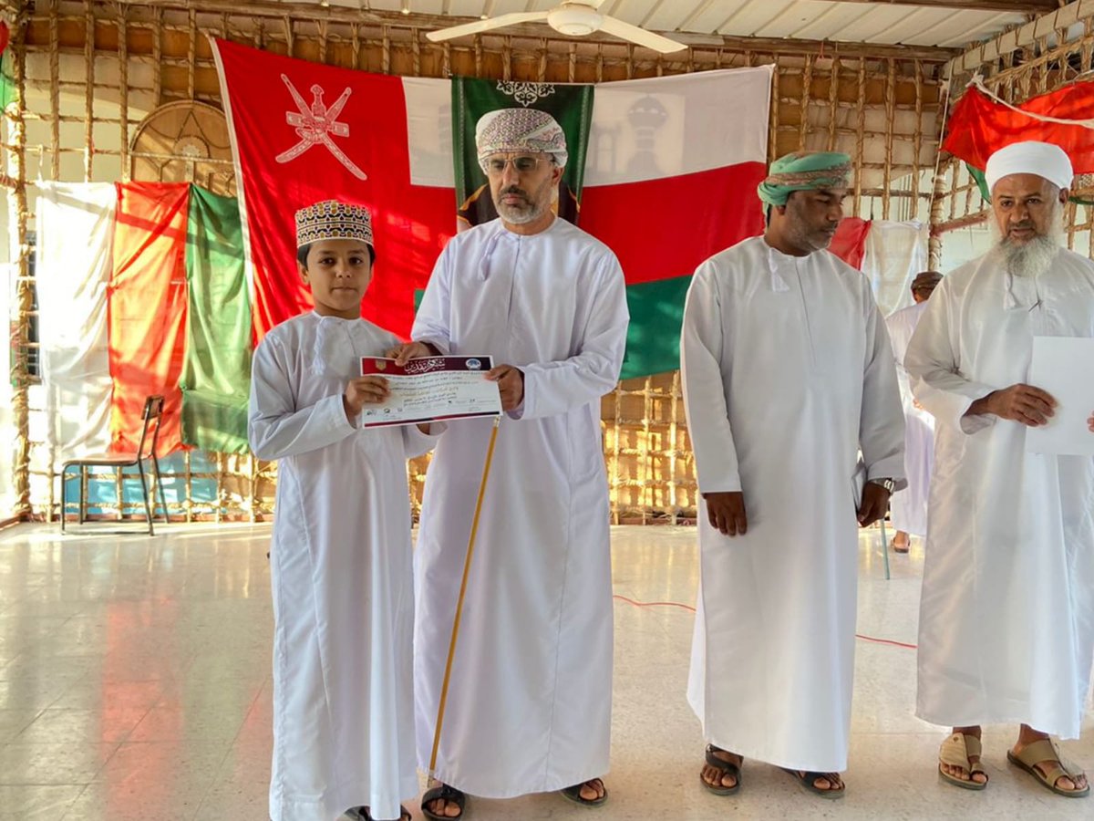 الاربعاء ١٦ مارس ٢٠٢٢م، وتقديراً للجهود التي بذلها الطلبة المشاركين من مدرسة أبوالمؤثر في المعسكر التطوعي (وادي قريات يَتعاضُدُ الشّبَاب) 
قام فريق السّد الرياضي ورئيس مجلس الآباء تسليم شهادات تقدير لتلك الفئة الطلابية.
وجزيل الشكر لإدارة المدرسة للعمل معناً للخدمة المجتمعية.