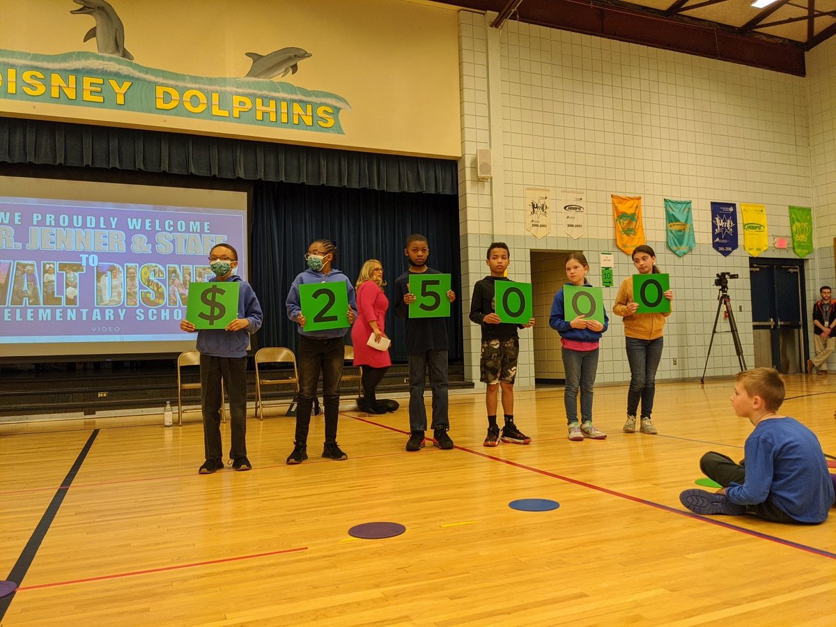 PHMschools's tweet photo. Congratulations to @WDDolphinPride Principal Ryan Towner on being named 
#milkeneducator🥳🎉👏 We know you &amp; @WDDolphinPride are #PHMExcellence now @Milken @EducateIN  knows!!! https://t.co/J4G1pNnx58