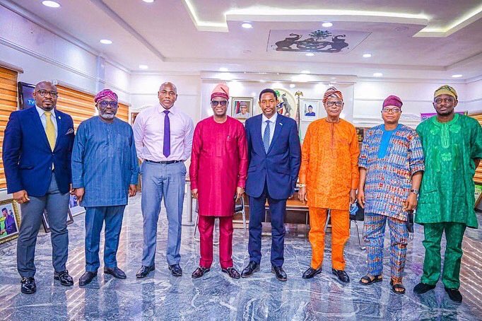 OSIPA8's tweet photo. 16th March, 2022

OSIPA CEO and SA to the Governor, Mr Femi Adeniran joined His Excellency, Mr Benedict Alabi, the Deputy Governor, State of Osun to receive a delegation from the British High Commission, on behalf of Governor Adegboyega Oyetola alongside other cabinet members. https://t.co/zgiwyYnYJj