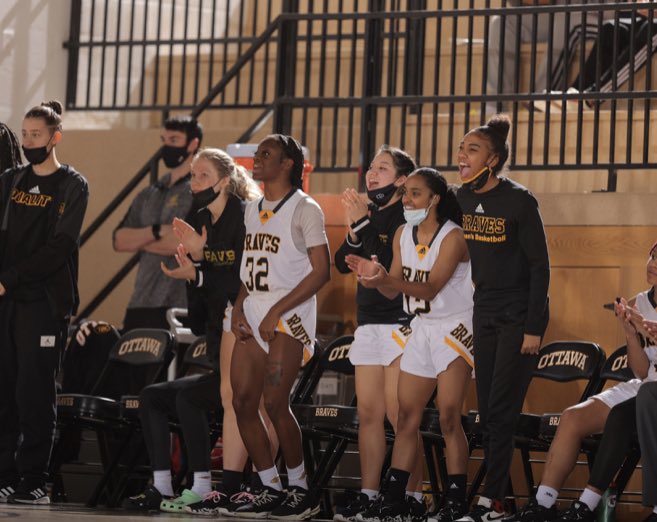amiyahoxxo's tweet photo. I am proud to announce that I received my first offer from ottawa university!!! I thank coach Scott and Coach Simpkins for the amazing opportunity!💛🏀 @CoachTScott1 @OUBravesWBB https://t.co/QIbZZRYhCF