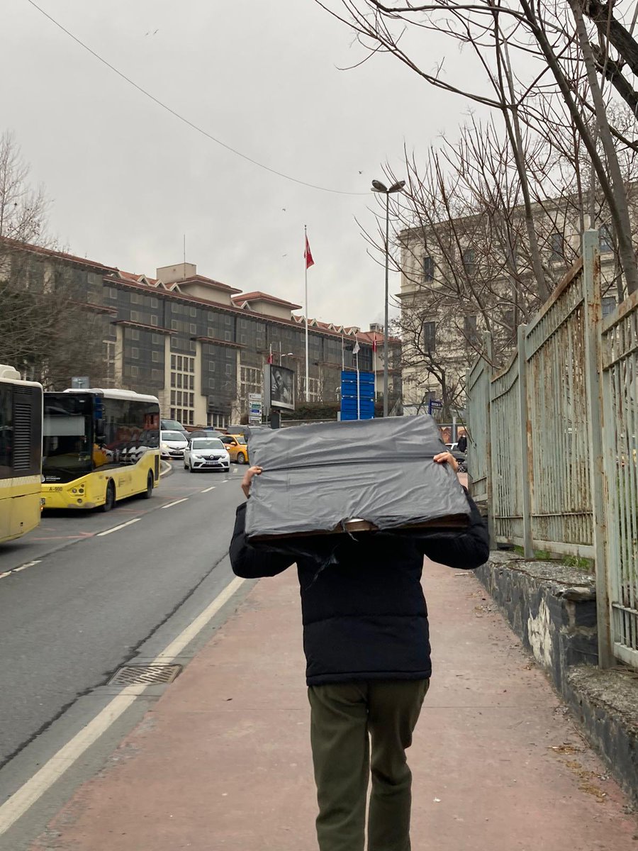 dikinemimar's tweet photo. Dik dik bakmayın mimarlık okuyorum https://t.co/YufpvpOIUo