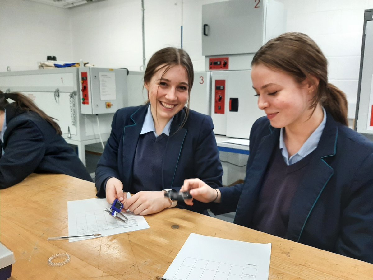 SHS_Sci's tweet photo. Our Year 10 students at Sheffield Hallam University being experts at finding the counterfeit coin. @ScienceWeekUK  @SheffieldHigh  @STEM_SHS https://t.co/c3meg8RBcd