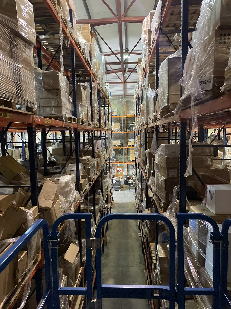 Acrobatirl's tweet photo. Upgrading LED lights in a warehouse in Tallaght D.24 today , #Sparks https://t.co/4SmHk5Ipwa