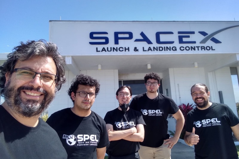 diariosustentab's tweet photo. #AcademiaLab: #satélites de la @uchile ya fueron ensamblados y esperan ser lanzados al #espacio el 1 de abril.
https://t.co/cuN3nbLux1 https://t.co/WpMyRAlDw3