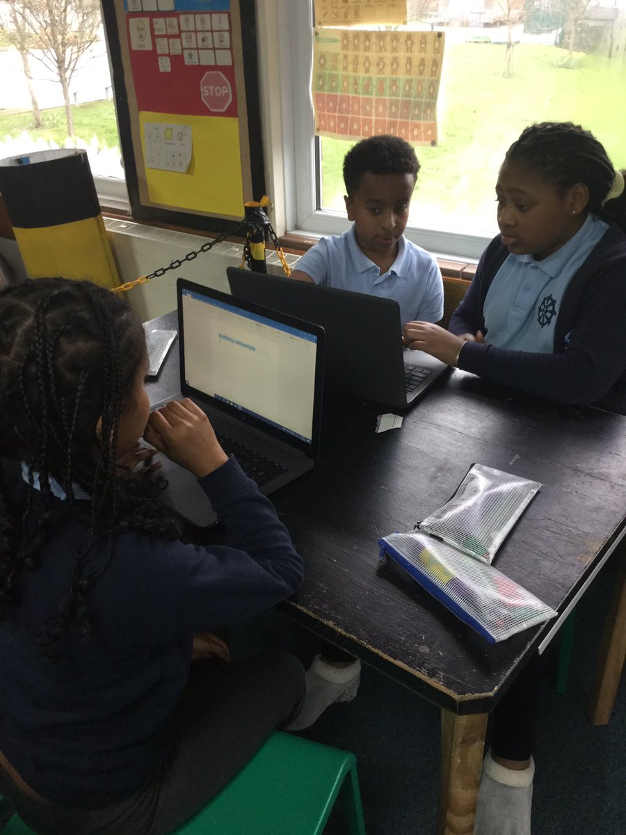 STC_1CF's tweet photo. We’re creating a webpage layout that suits our purpose! #websitedesign #ICT #missfranks We want to design and create a website that links to our #project work. #naturaldisasters https://t.co/QNuNWjaQcz