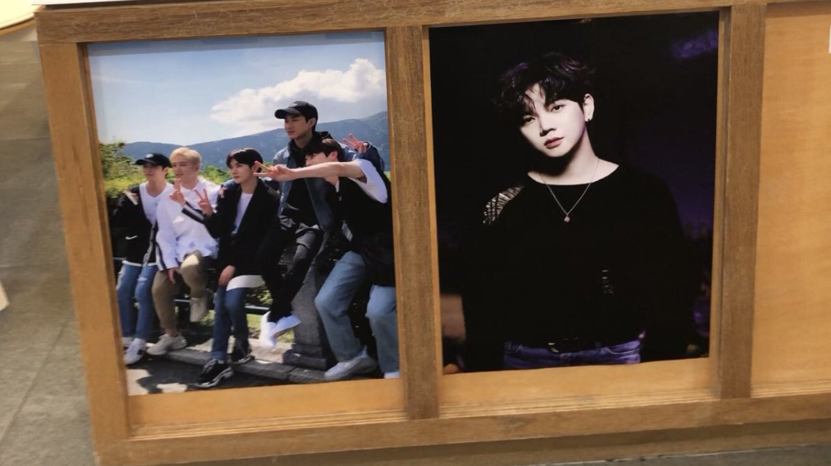 optimuas's tweet photo. 7. 골드문커피 (@nuest_10th)

#함께한_시간만큼_더자란_마음
#뉴이스트_고마워_행복을_응원해

뉴이스트의 성장과 그동안 못봤던 데뷔초 잡지들을 보면서 또 울컥🥺 세트 특전이 마감이라 아쉬웠지만 여권 특전도 너무 이뻤어요ㅠㅠ💖 뉴이스트의 10년을 눈에 담을 수 있게 해주셔서 감사했습니다❤❤ https://t.co/bbqqIKQGME