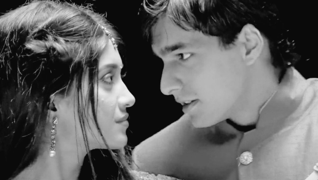 jinal_kaira's tweet photo. Hoti Hai Khwabon Mein Roz Tumse Mulakatein
Phir Bhi Badhti Hi Rehti Hai Tumse Milne Ki Khwahishein💕

#Kaira #Shivin https://t.co/m2yiOHJcAo