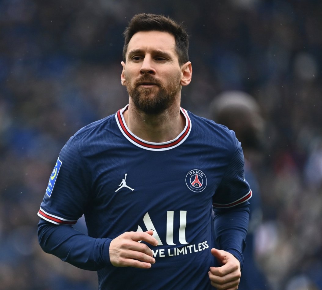 DeadlineDayLive's tweet photo. 🚨 Lionel Messi wants to STAY at PSG next season! The 34-year old came to Paris because he is convinced that they have what it takes to win the #UCL. 

(Source: @Tanziloic) https://t.co/VRbJJ4pm7C