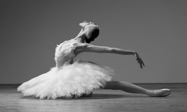 GWDanceWriter's tweet photo. Russian prima ballerina Olga Smirnova has decided to join Dutch National Ballet – where she will start immediately and be welcomed with open arms. One of the leading stars of the Bolshoi Ballet, Smirnova was outspoken in her recent denouncement of the Russian invasion of Ukraine https://t.co/YYTApUo6WT