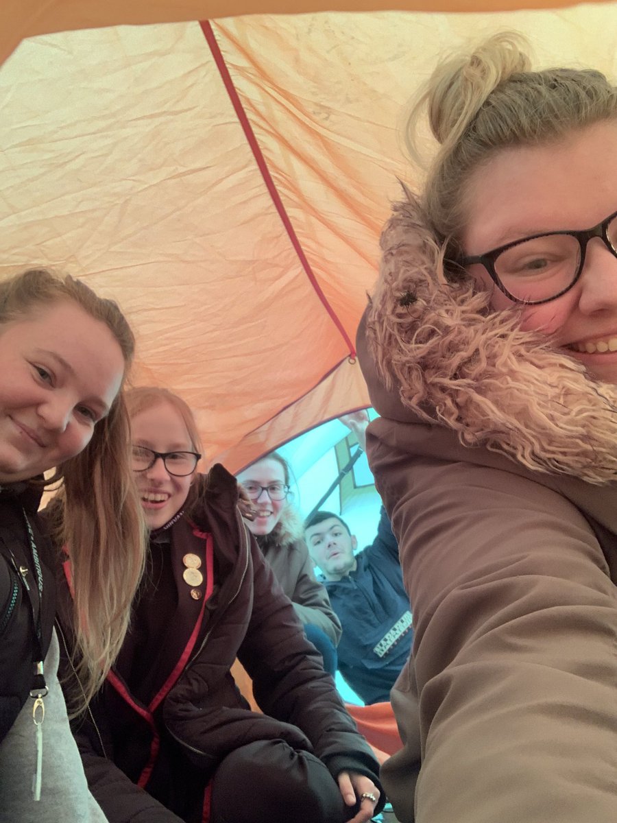 GYT_Lauren's tweet photo. #Teamknowitall put up the tent in record time! Our smiles show our accomplishment! 

#outdoorlearning #achievements #outdoordiscoveryaward https://t.co/R1FaDfBDIq