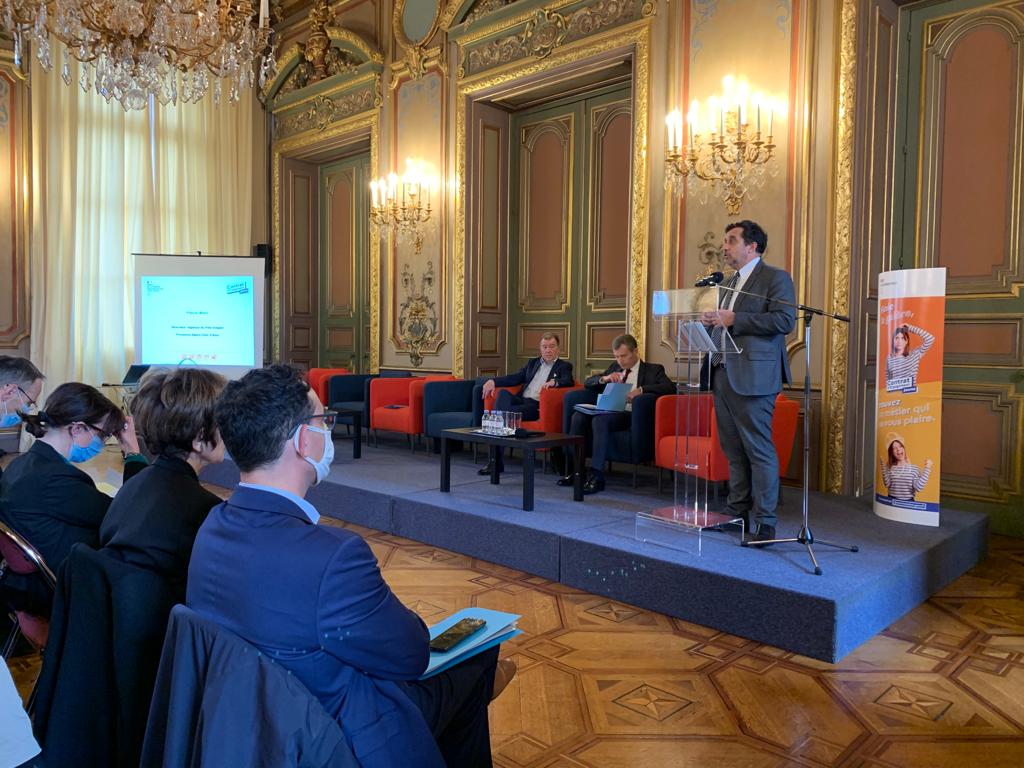 Lancement du Contrat d’Engagement Jeune en Préfecture de région <a href="/Prefet13/">Préfet de la région Provence-Alpes-Côte d'Azur</a> | "@poleemploi_paca et <a href="/ardmlpaca/">ARDML SUD Provence Alpes Côte d'Azur</a> se sont préparés à la mise en place du #CEJ et vont diriger les jeunes, en fonction de leur projet et de leurs problématiques." <a href="/pascalblain13/">pascal blain</a> #1jeune1solution