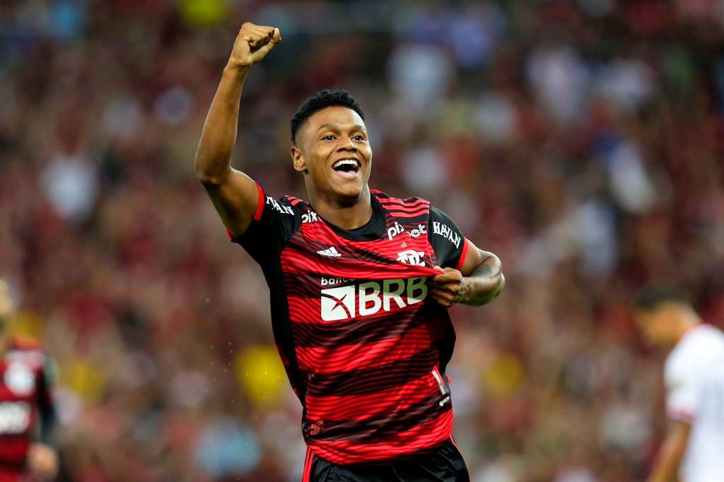 joaodoresenha's tweet photo. Real Madrid prepara proposta de R$ 212 milhões por Matheus França, do Flamengo https://t.co/tOnUlo6wPv https://t.co/x9BsBK5OPK