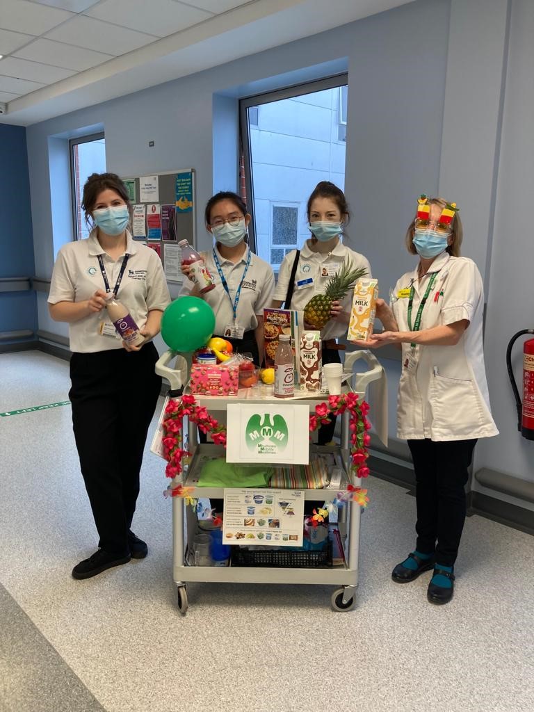 As part of #NutritionAndHydrationWeek &amp; Swallowing Awareness Day, our SALT &amp; Dietetics students <a href="/WyeValleyNHS/">Wye Valley NHS Trust</a> offered Smoothies &amp; Milkshakes to patients on our new frailty wards to promote keeping themselves hydrated even if they are on thickened fluids! <a href="/RCSLT/">RCSLT 💙</a> #SwallowAware2022