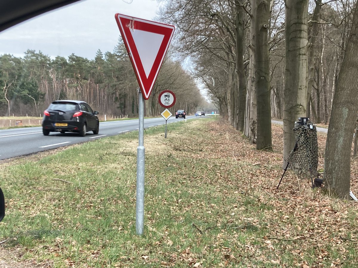 Flitser gecamoufleerd en al… n346 zutphen-lochem…. Moet niet gekker worden…