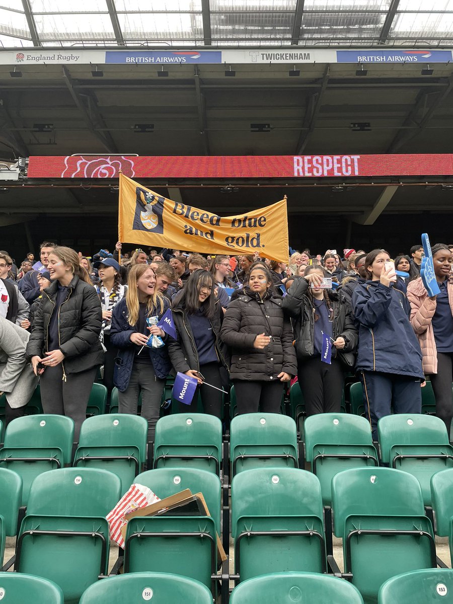 mount6thform's tweet photo. The gathering commences https://t.co/duoN5g4Pbz