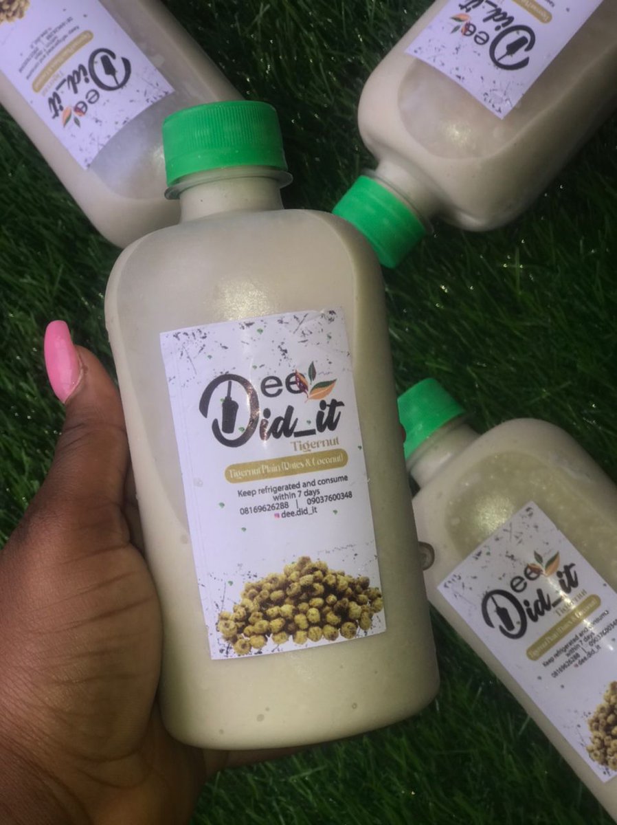 adivine43's tweet image. I make and sell mind-blowing zobo drinks (watermelon and apple infused) and Tigernut drinks. I'm looking at renting a space, more like a sit-out where people can actually come to relax with Dee_didit healthy drinks #wrblo2 #wrblo @davido you fit still pay me make i share am🙏🙏🙏