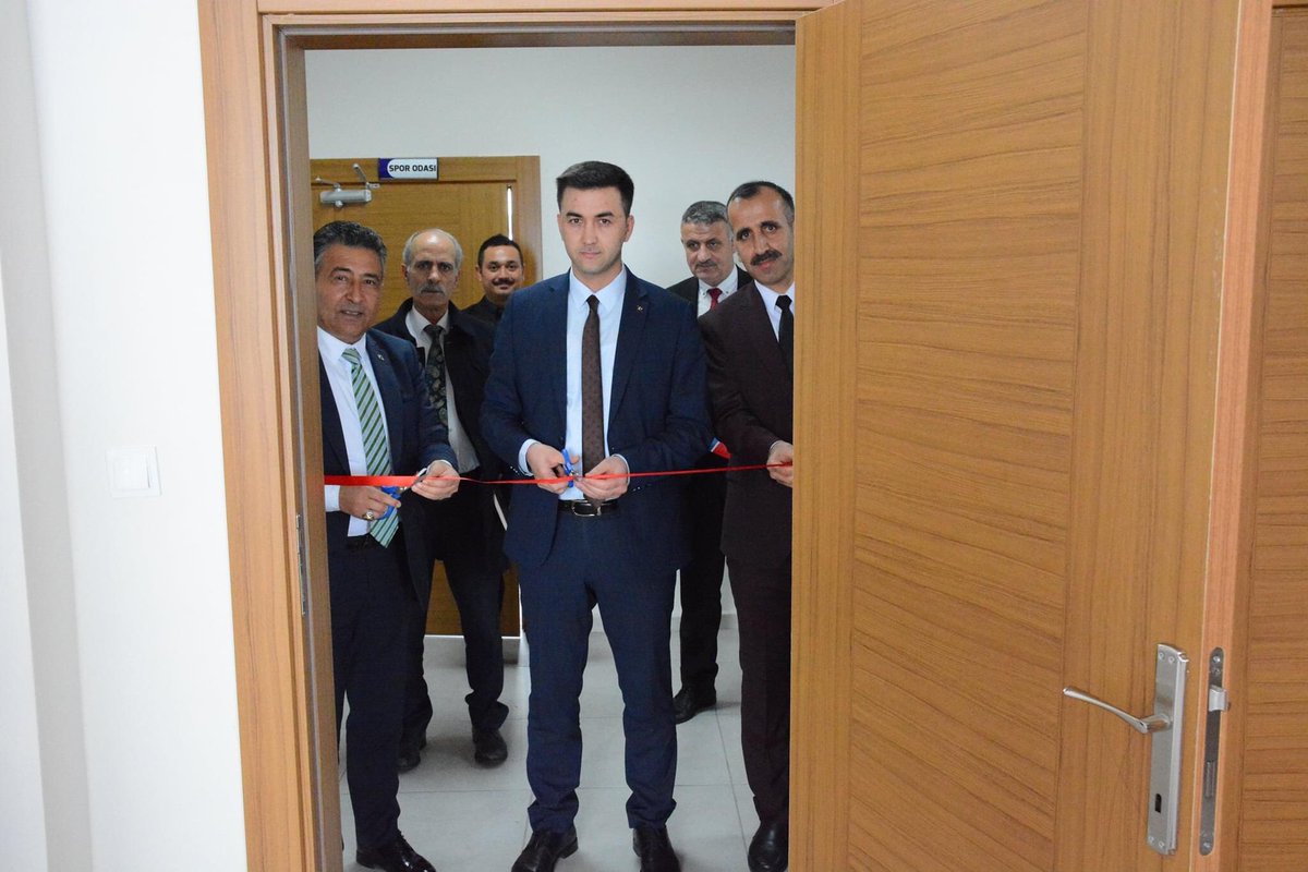 YedisuKaymakam's tweet photo. Kaymakamımız Yedisu Yatılı Bölge Okulu Pansiyonu Kütüphanesi Açılışına Katıldı⬇️⬇️ https://t.co/Z2xaJU3pfg https://t.co/LNHOzV2VDA
