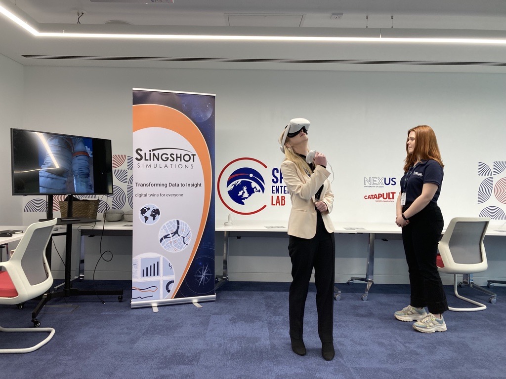 SlingshotSims's tweet image. We&apos;re really enjoying showing YOU our #VR tech, allowing visualisation of data in an immersive, 3D and interactive way!🌙🚀

Space Hub Yorkshire #interactivetech #virtualreality #datavisualisation