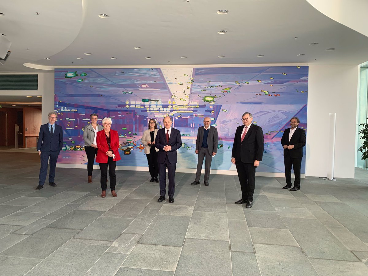 bagfw's tweet photo. gt Heute Gespräch der #BAGFW mit dem Bundeskanzler. Einziges Thema: der Krieg in der Ukraine und seine Folgen für die Menschen und für DE. Wie gelingt es, die Flüchtlinge gut aufzunehmen und angemessen zu versorgen? Gute Zusammenarbeit als zentrale Voraussetzung. https://t.co/FAHXIQJChA