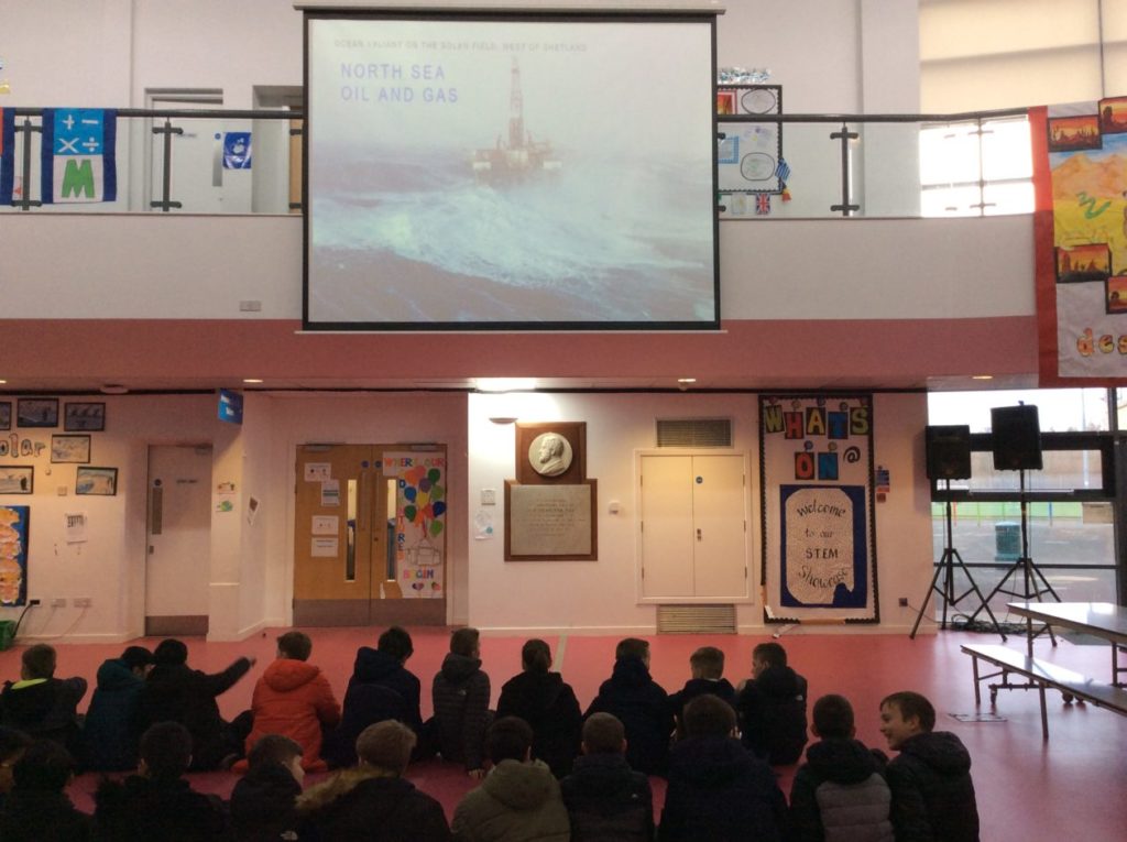 Mearns_Primary's tweet image. Thank you to David Adams who worked with the merchant navy for coming in to talk to the P7s about working in Oil and Gas as part of STEM Fortnight. #mpsstem