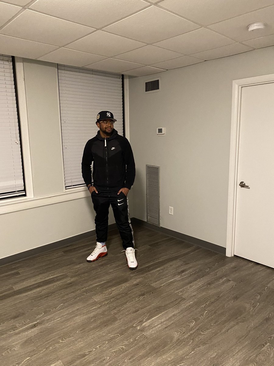 jayy_r3dd's tweet photo. Goodbye MA and hello DC #DMV https://t.co/qiKRQiNFjB