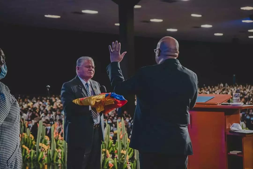 JoseArturoSotoB's tweet photo. Del a 1 al 4 de marzo, se desarrolló la Convención Nacional de Colombia 2022 en la ciudad de Bogotá. Fue de mucha bendición estar presentes, reunidos presencialmente y recibir un toque especial de parte del Espíritu Santo. #MMMColombia #MovimientoMisioneroMundial https://t.co/0pBKsXa9V5