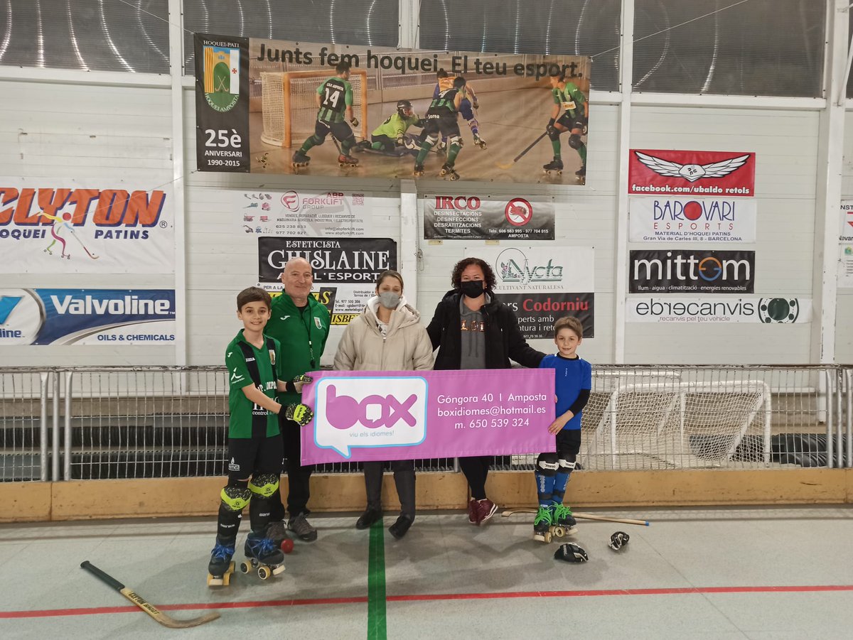 HoqueiAmposta's tweet photo. Gràcies #boxidiomes per donar-nos suport a l'#hoquei 🏑 i per la vostra confiança ☺️ #ChpAmposta 🖤💚 https://t.co/NTIDqtnw19