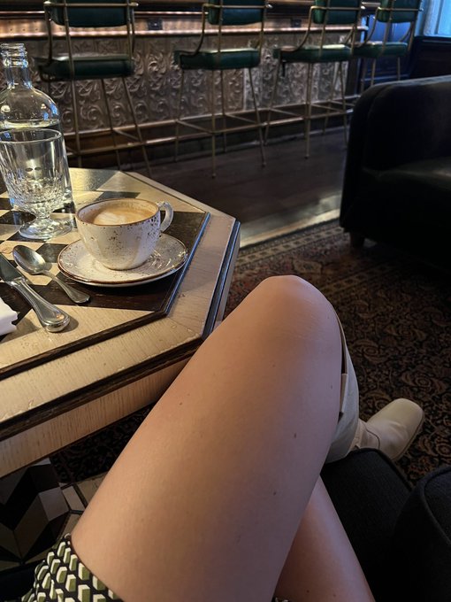 Just a girl and her cappuccino. https://t.co/TAyNPVHVTS