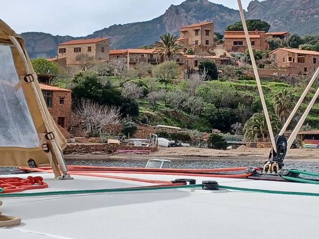 PatriciaPetreto's tweet photo. Tour de #Corse à la Voile
«Certes, aujourd'hui la navigation ne requiert pas une technicité approfondie, mais elle permet de découvrir la richesse de la réserve de #Scandola & d’apprécier une baignade à #Girolata.»
Repos bien mérité pour cet équipage aguerri.
#emploimaritime #SEM https://t.co/tjhn415bMA
