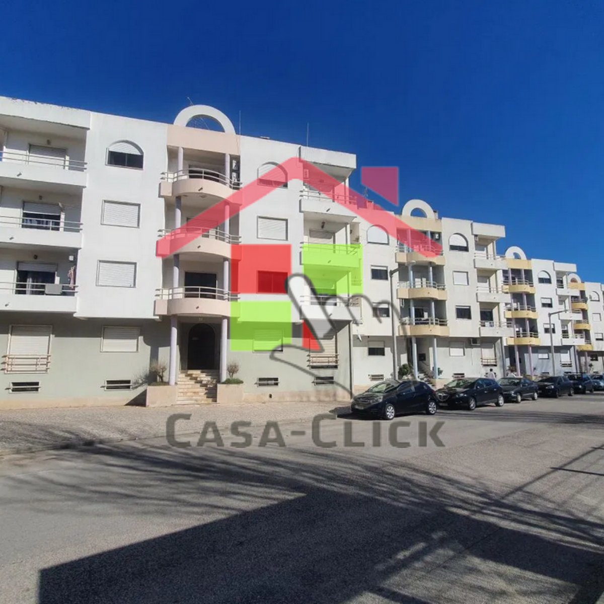 CasaClick3's tweet image. ❗️Apartamento T3❗️
📍Entroncamento
💰65.000€
🔴 Área total de 131 m2
🛏 Composto por hall de entrada, sala comum com varanda, 3 quartos, 2 instalações sanitárias, cozinha e arrecadação no sótão
📞 Não perca esta oportunidade! Para mais informações, contacte-nos!