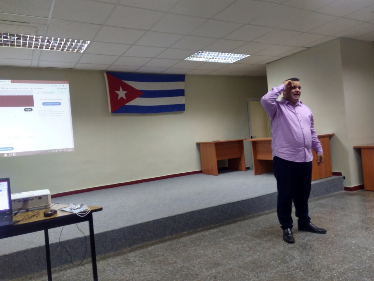 AgudoYamandi's tweet photo. Segundo día de trabajo en el taller regional occidental: "Multiplicadores de Redes Sociales".
#multiplicandosueñosenlasredes https://t.co/ouCBBpMQW4