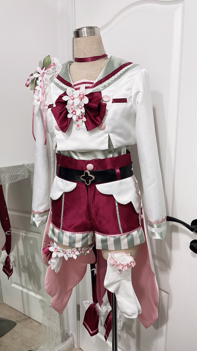 Misaka_seven's tweet photo. #imas_sc #手作服
#cos製作
#甘奈
很多鈕好多花🤪🤪手指痛 https://t.co/TreOLpvZ65