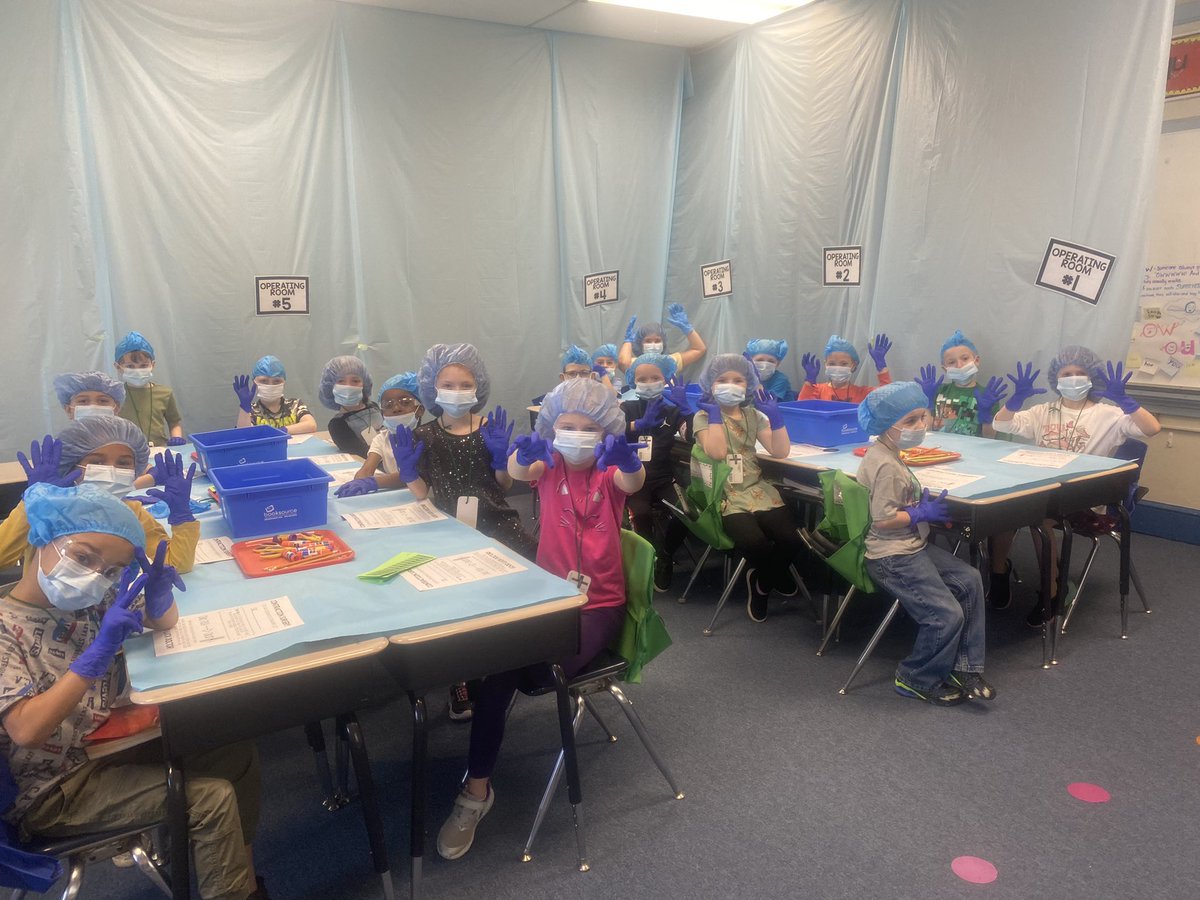 “Contraction Surgery” in Mrs. Hutzler’s 1st Grade Classroom @ Bedington Elementary School. <a href="/BCSLeaders/">BCS Leadership</a> <a href="/BerkCoSchoolsWV/">Berkeley Co. Schools</a> #BerkCoSchoolsWV #BCSProud