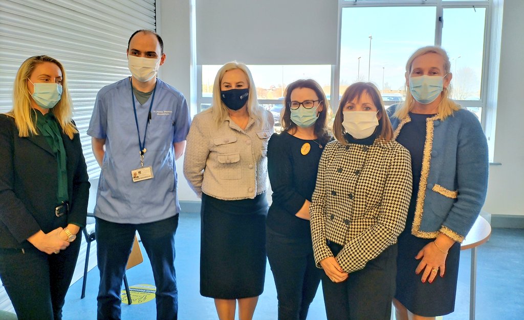 YvonneCYoung's tweet photo. Farewell for now my friend @BabsSlevin 🌻
We will miss ur expertise & kind heart desperately @ULHospitals. Thank u for keeping us safe.
How lucky the #AMRIC @hpscireland are to be getting u. Best of luck 🍀.
@colettecowan1
@Noreen_Spillane @cdonmmgt1 @hseie @stapalato @docnoodles https://t.co/vtXEDNjCqR