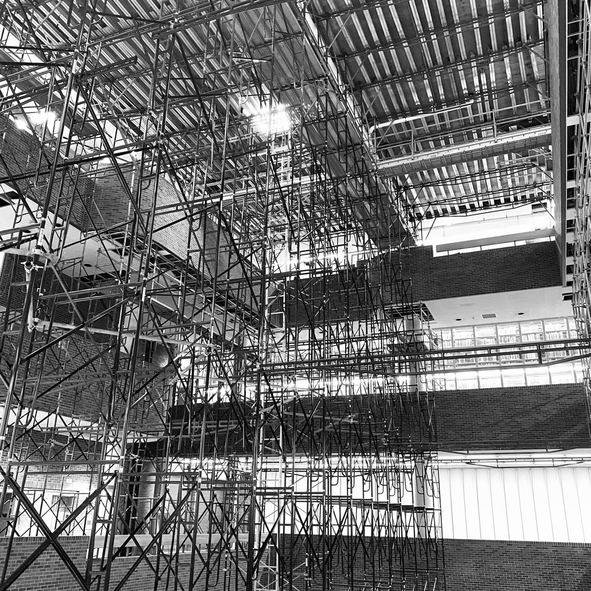 cincylibrary's tweet image. This space at Downtown Main will soon come alive again in reimagined ways. Take a look at the current scaffolding vs. what the future holds below! 🤩

Learn more about the #NextGenLibrary project at Main: cinlib.org/next-gen-main