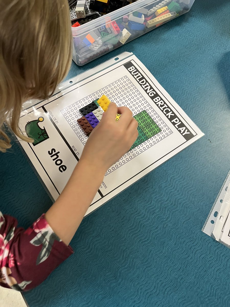 AHuskyste's tweet photo. Lots of luck in kinder STEM today!! Engineers at work constructing , counting and sharing there designs and the amount of legos they used! #stpatricksday #adayearly #kindersrock #kinderscan @HillsideES @media_hillside @pta_hillside #kinderSTEM https://t.co/vrgo7CxwEv