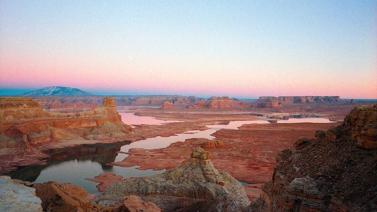 nev_in_color's tweet photo. photos i took out west 🎞 https://t.co/qf6b6GuD0l