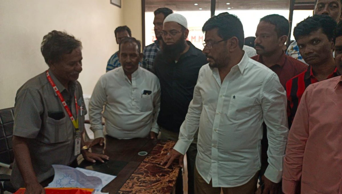 Jaffarhusainmla's tweet photo. Visited and Inspected Aadhar Card Centre and Zero Balance Account 3 Days Camp near Choti Masjid, A.C Guard under Redhills Corporator Division along with Arif Rizwan (Redhills Numainda Corporator), #AIMIM Primary Unit Members of Redhills Division.
@asadowaisi https://t.co/IwDyS5COKT
