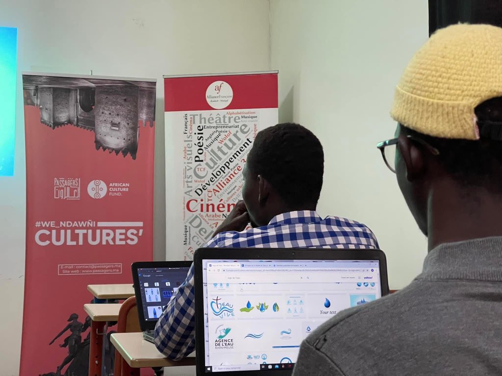APassagers's tweet photo. Nous lançons aujourd’hui à #Kaolack la première journée de formation, autour du #Design et #Branding avec Abdelilah Mahattem.

Nous remercions notre partenaire African Culture Fund - ACF, et l’@AFKaolack pour l’accueil des activités.

#WE_NDAWÑI #Passagers #WeArePassagers #kebetu https://t.co/WWKRr6HILH